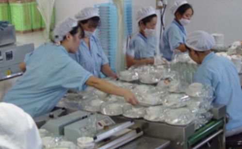 她是浙江女首富,10年前看上周立波送他一輛保時(shí)捷慶生,后來如何