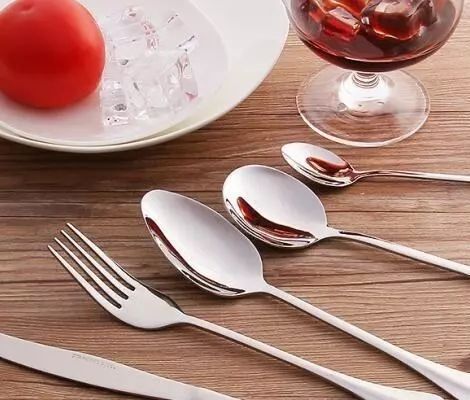 使用不銹鋼餐具竟然有這禁忌 99 的人都不知道